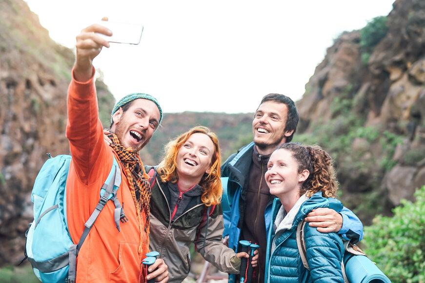 cosmetic dentist mesquite | group of friends taking a selfie